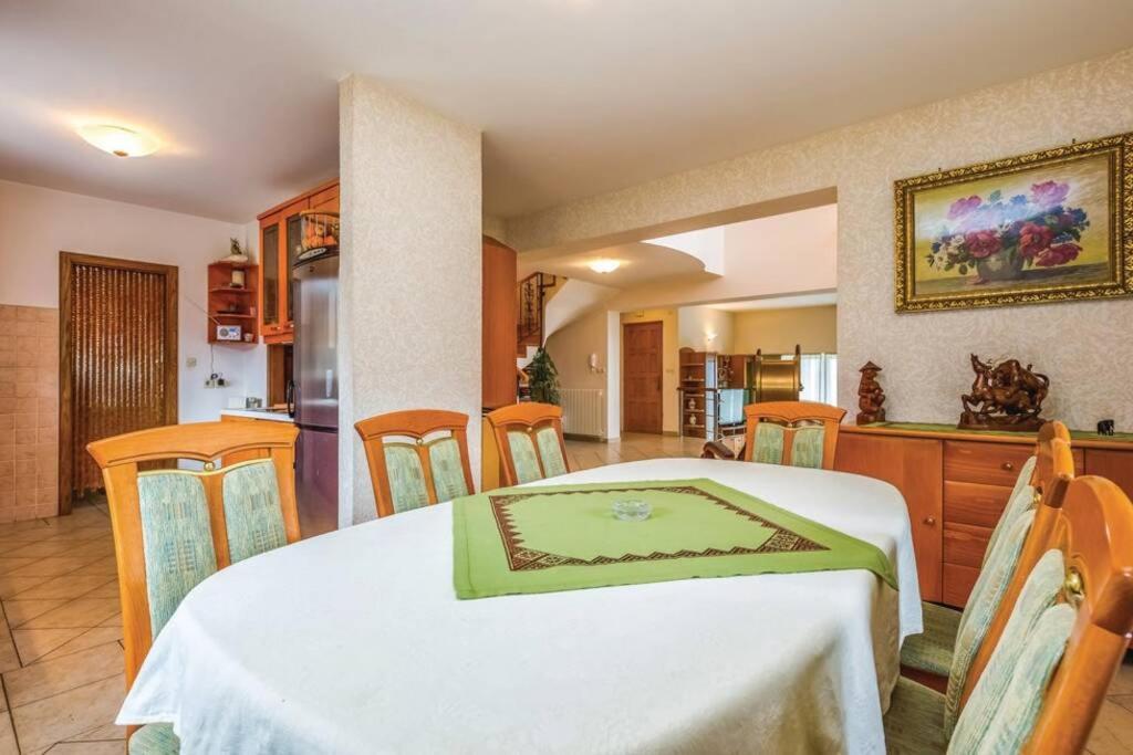 شقة Lux Apartman Leo كوسترينا المظهر الخارجي الصورة