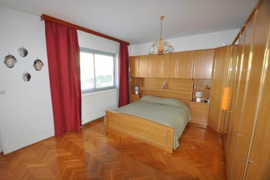 شقة Lux Apartman Leo كوسترينا المظهر الخارجي الصورة